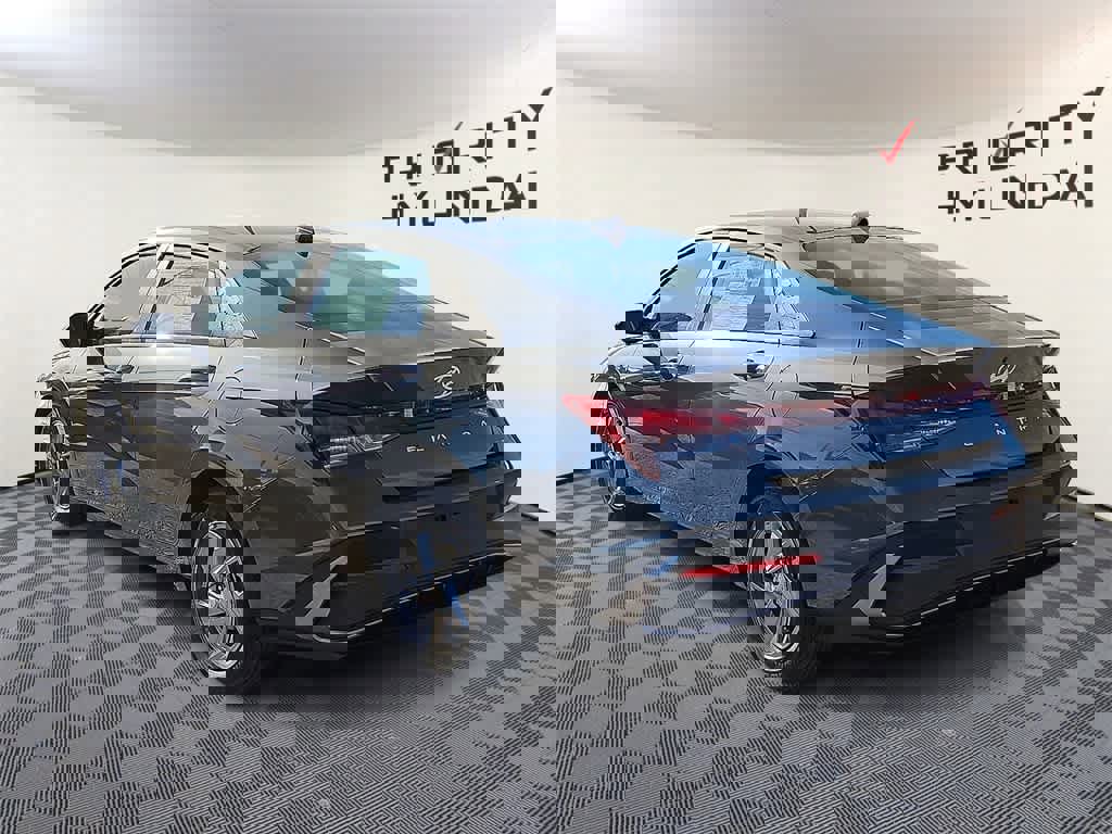 New 2026 Hyundai Elantra SE image 6