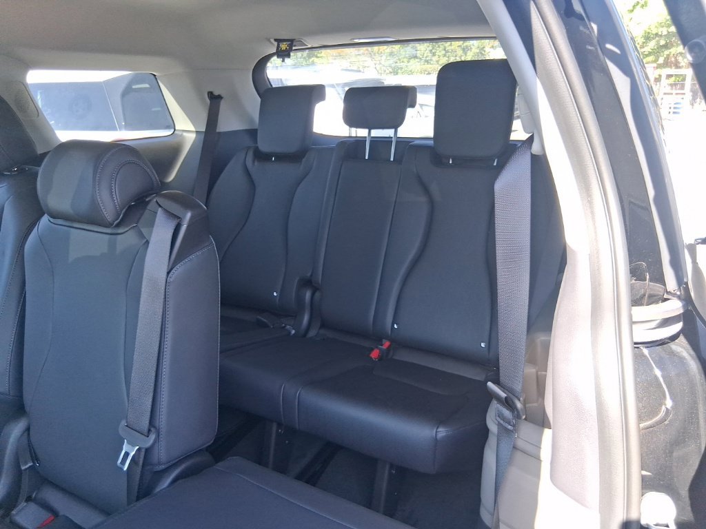 Certified 2026 Kia Carnival FWD image 17