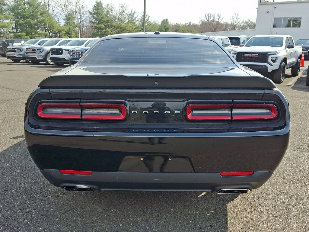 Used 2023 Dodge Challenger R/T RWD image 5