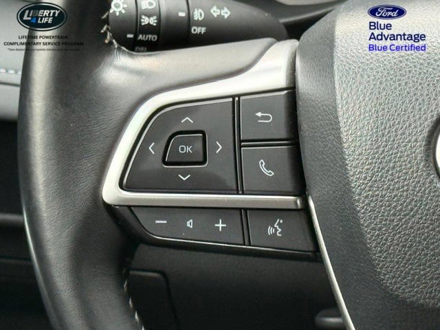 Used 2023 Toyota Highlander LE FWD image 28