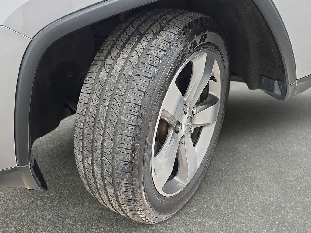 Used 2014 Jeep Grand Cherokee Limited AWD/4WD image 30