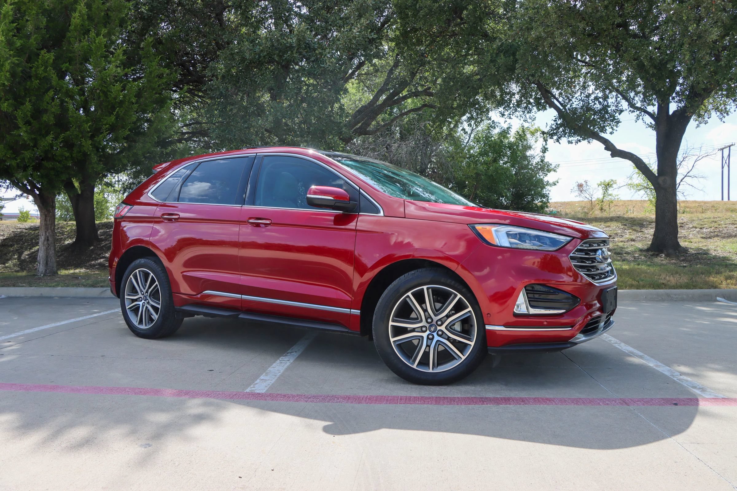 Used 2019 Ford Edge Titanium w/ Equipment Group 301A FWD image 1