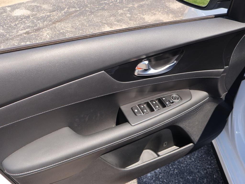 Certified 2024 Kia Forte GT-Line FWD image 15