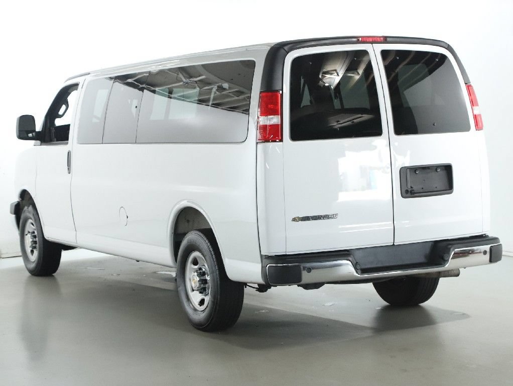Used 2025 Chevrolet Express 3500 LT w/ LT Preferred Equipment Group RWD image 38
