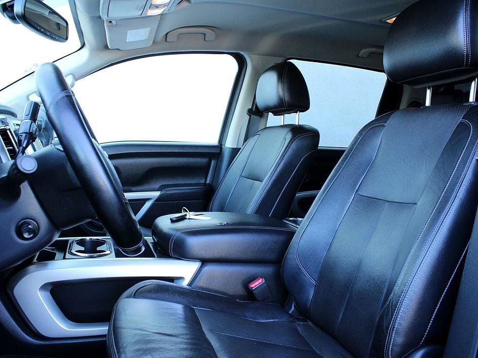 Used 2016 Nissan Titan SL image 15