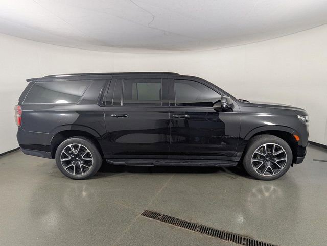 Used 2023 Chevrolet Suburban RST w/ Luxury Package AWD/4WD image 8