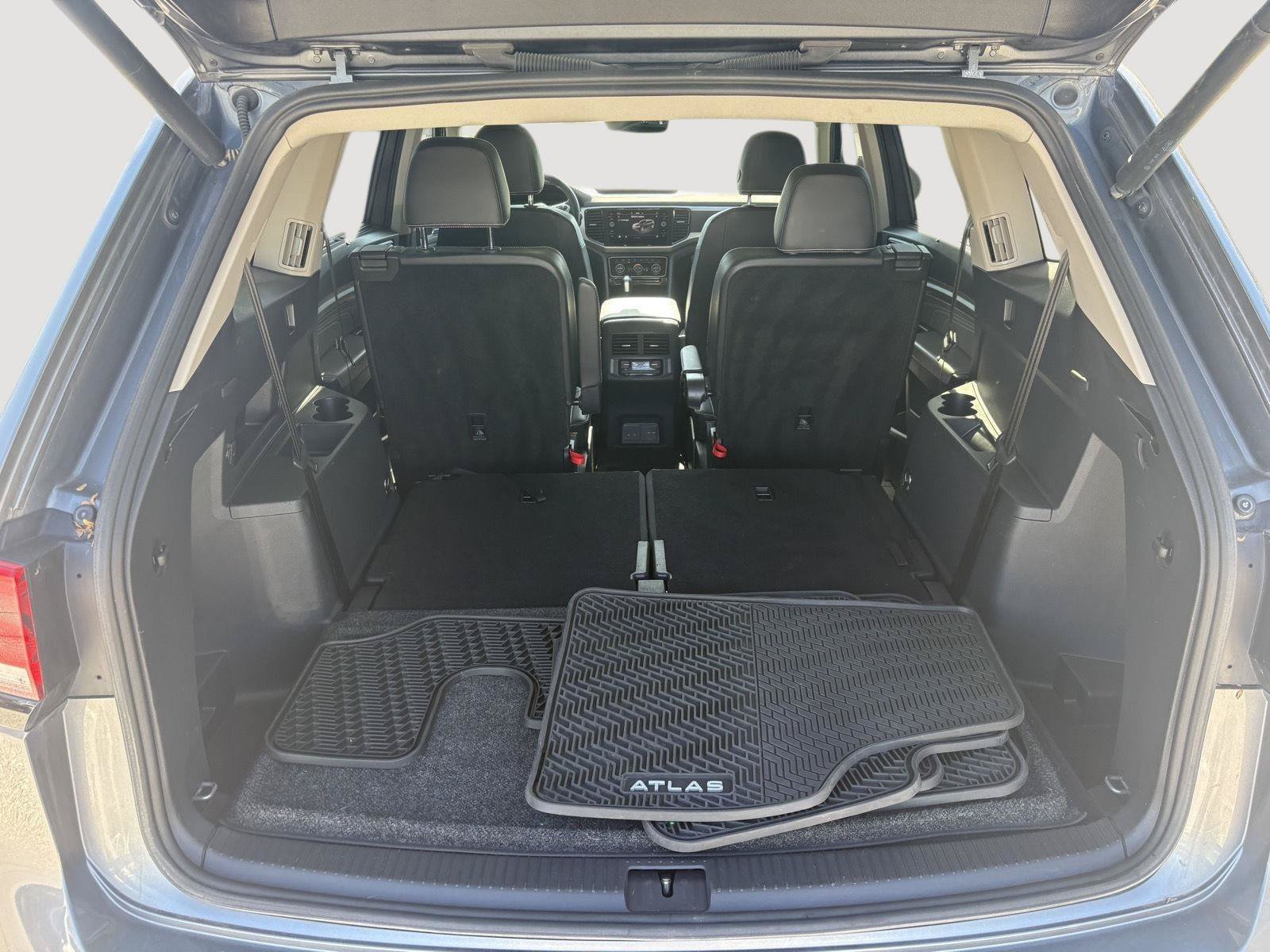 Certified 2022 Volkswagen Atlas SEL R-Line AWD/4WD image 5
