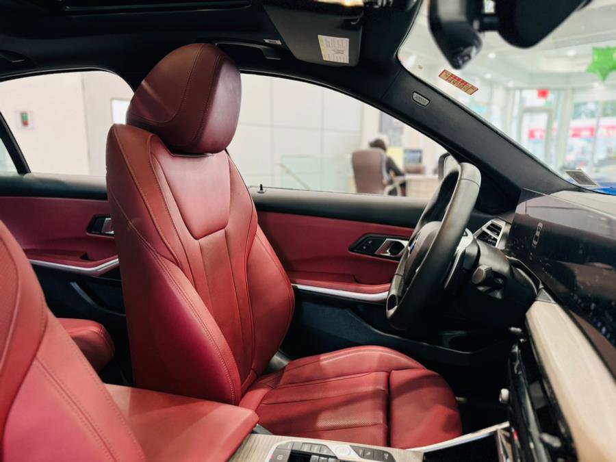 Used 2025 BMW 330i Sedan image 22