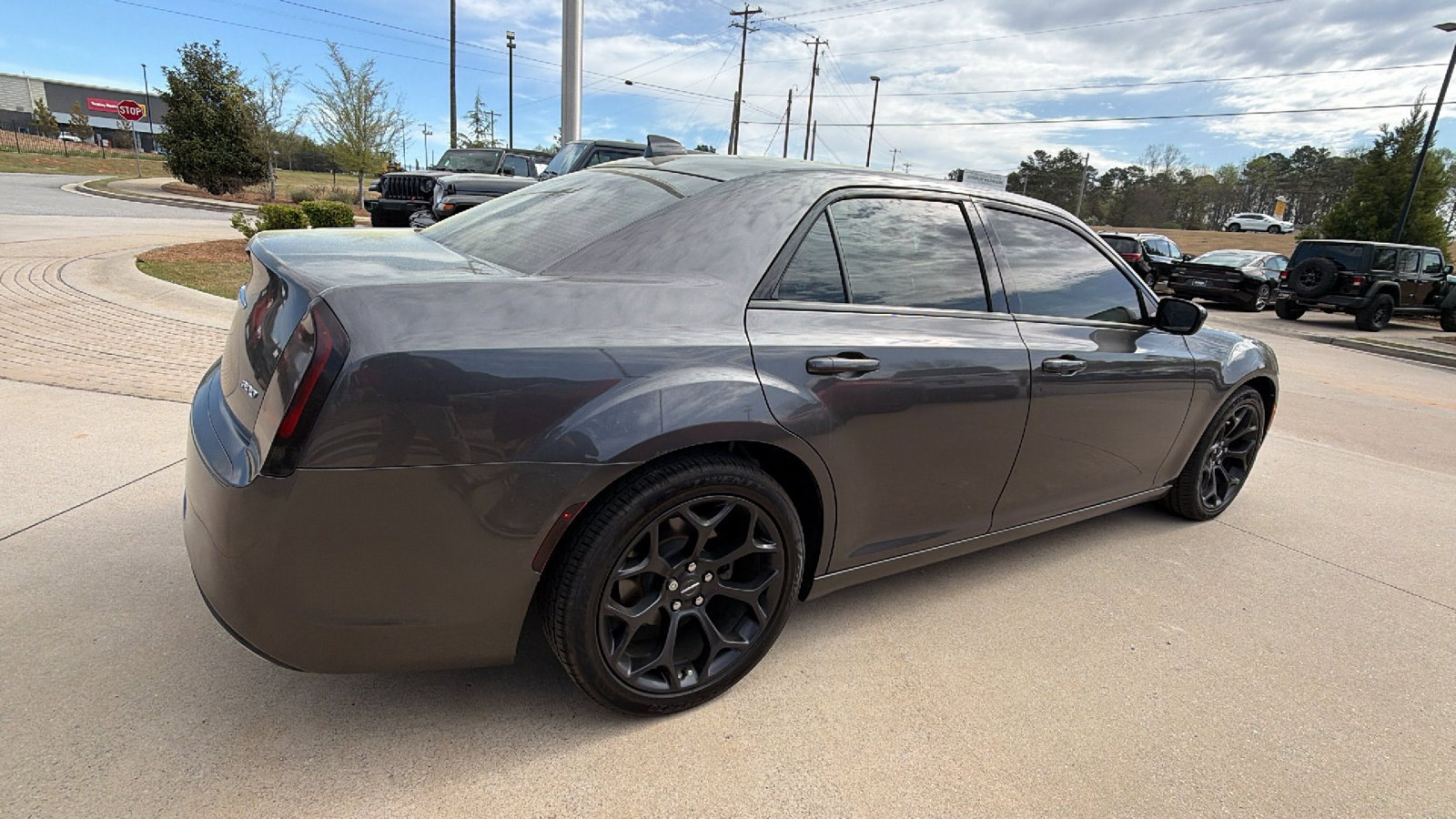 Used 2020 Chrysler 300 Touring w/ Sport Appearance Package image 8