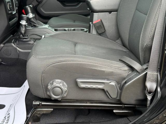 Used 2018 Jeep Wrangler Unlimited Sport AWD/4WD image 14