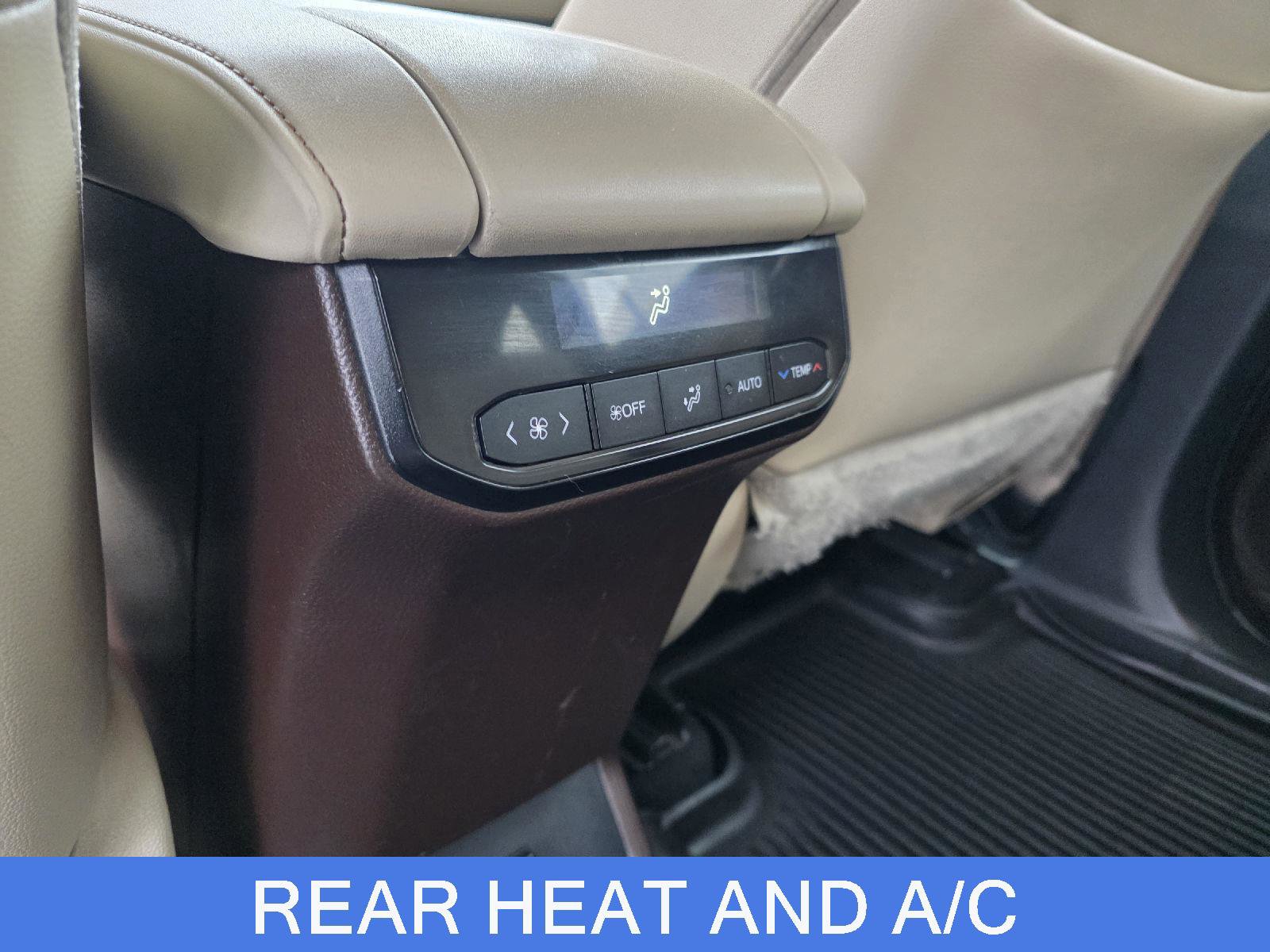 Used 2021 Toyota Highlander XLE image 16