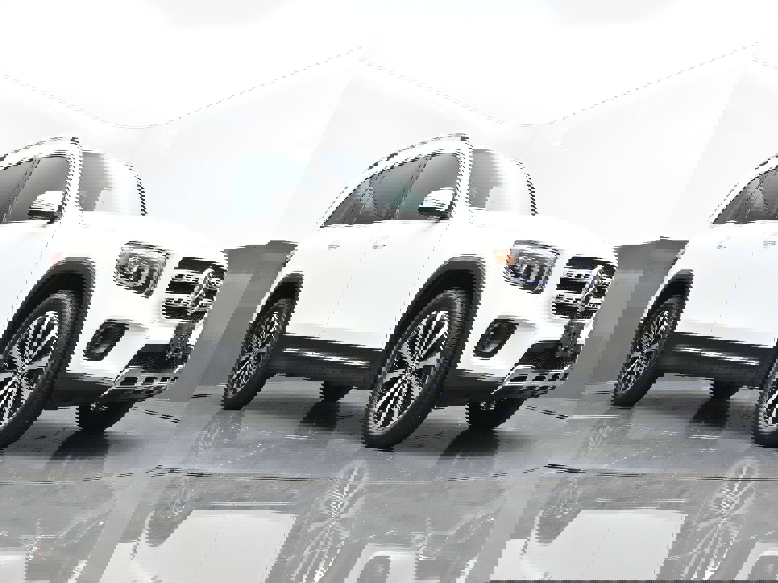 Used 2021 Mercedes-Benz GLB 250 4MATIC image 34