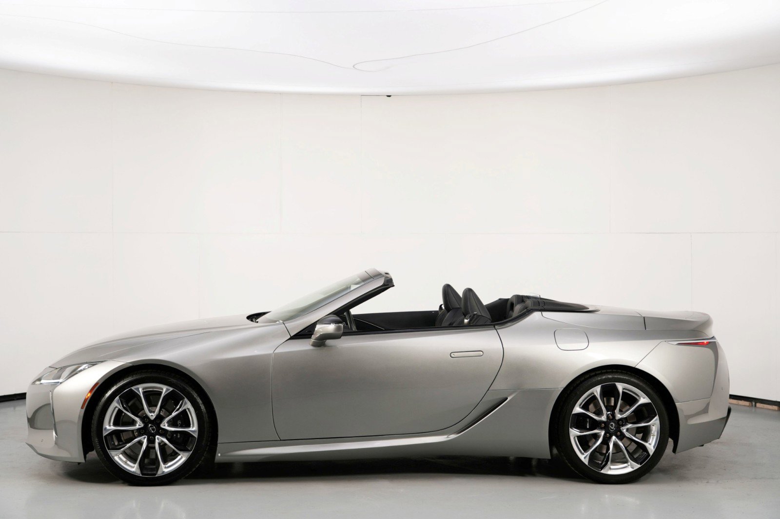 Used 2023 Lexus LC 500 Convertible image 47