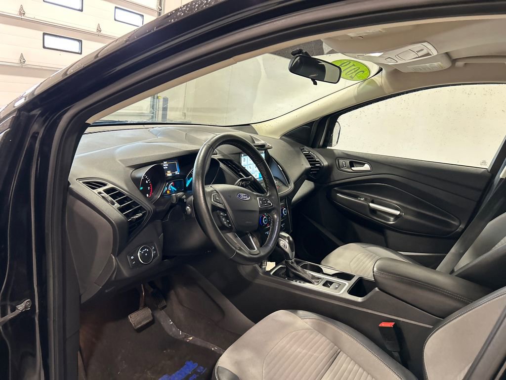 Used 2019 Ford Escape SE image 18
