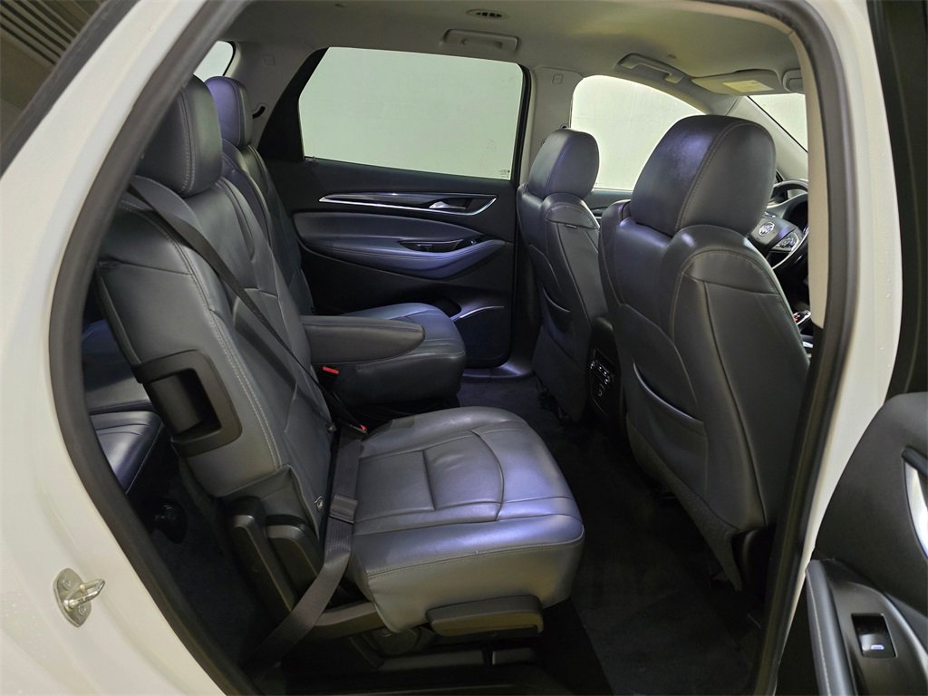 Used 2020 Buick Enclave Essence image 12