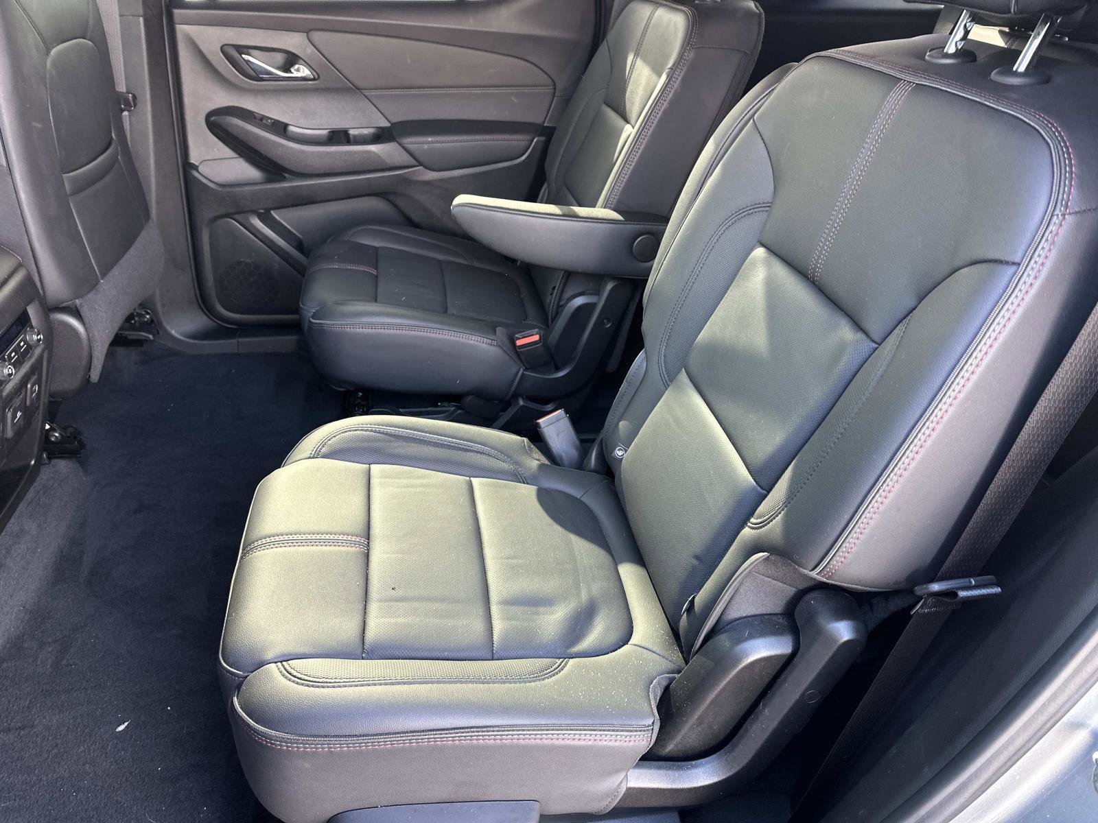 Used 2023 Chevrolet Traverse RS image 11