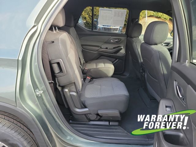 Used 2023 Chevrolet Traverse LT w/ Rear Camera Mirror Package image 16