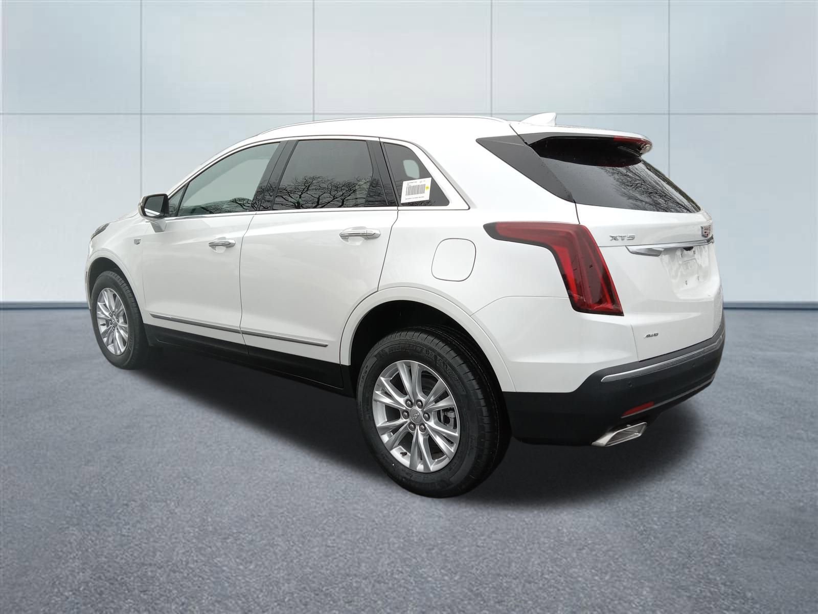 New 2026 Cadillac XT5 Luxury image 3