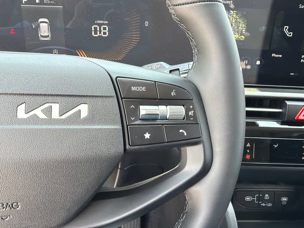 New 2026 Kia Sportage LX FWD image 17