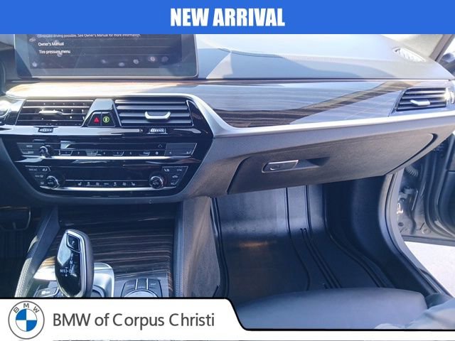 Used 2021 BMW M550i xDrive w/ Executive Package image 18