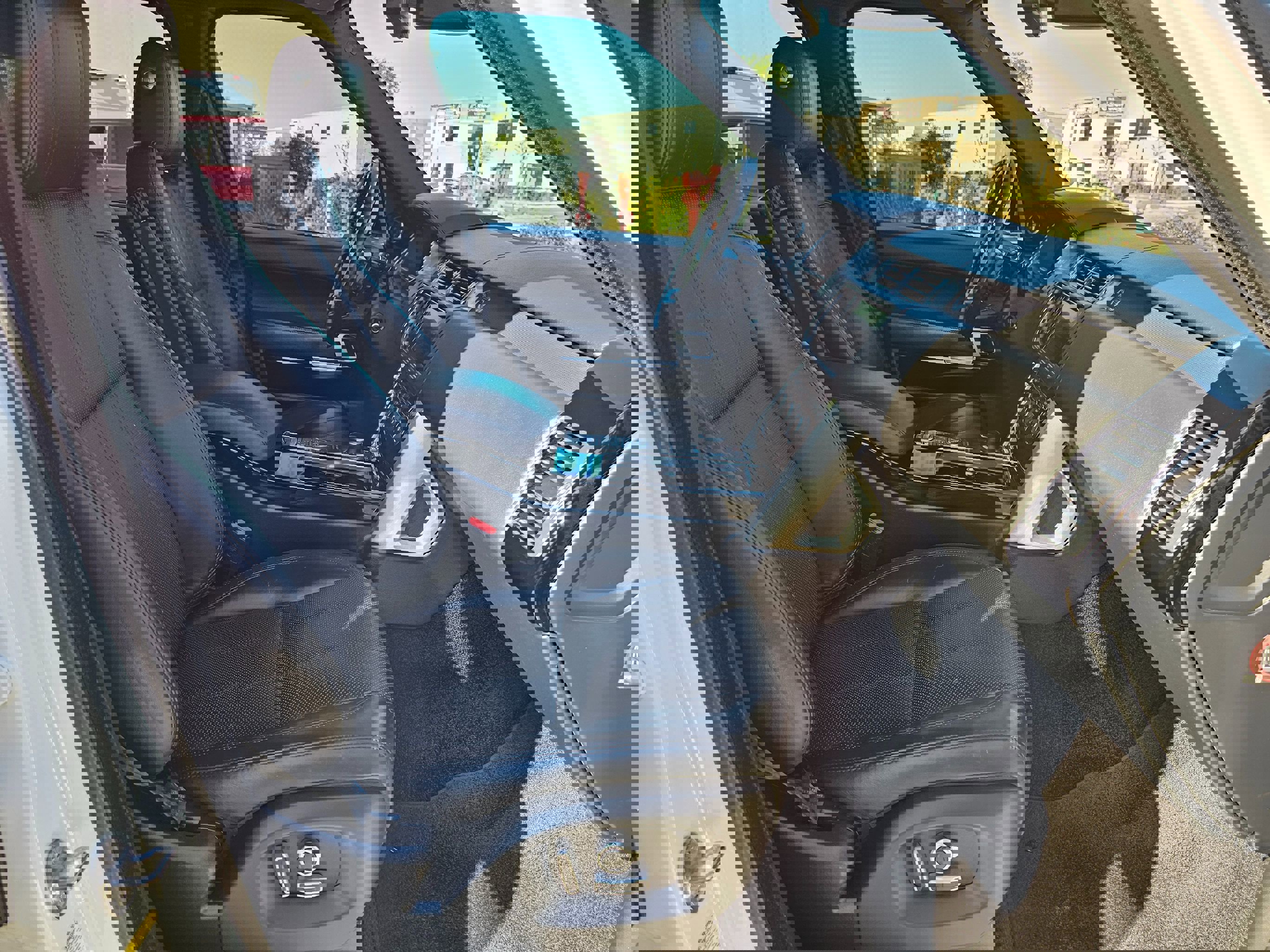 Used 2016 Land Rover Range Rover HSE image 33