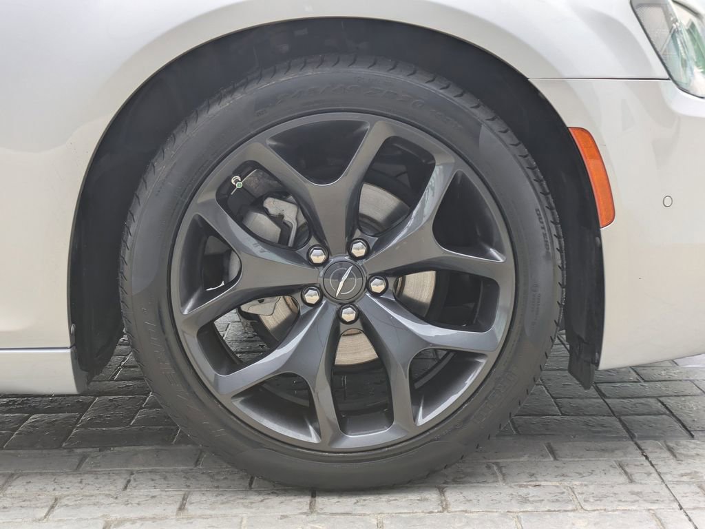 Used 2022 Chrysler 300 S w/ Comfort Group image 12