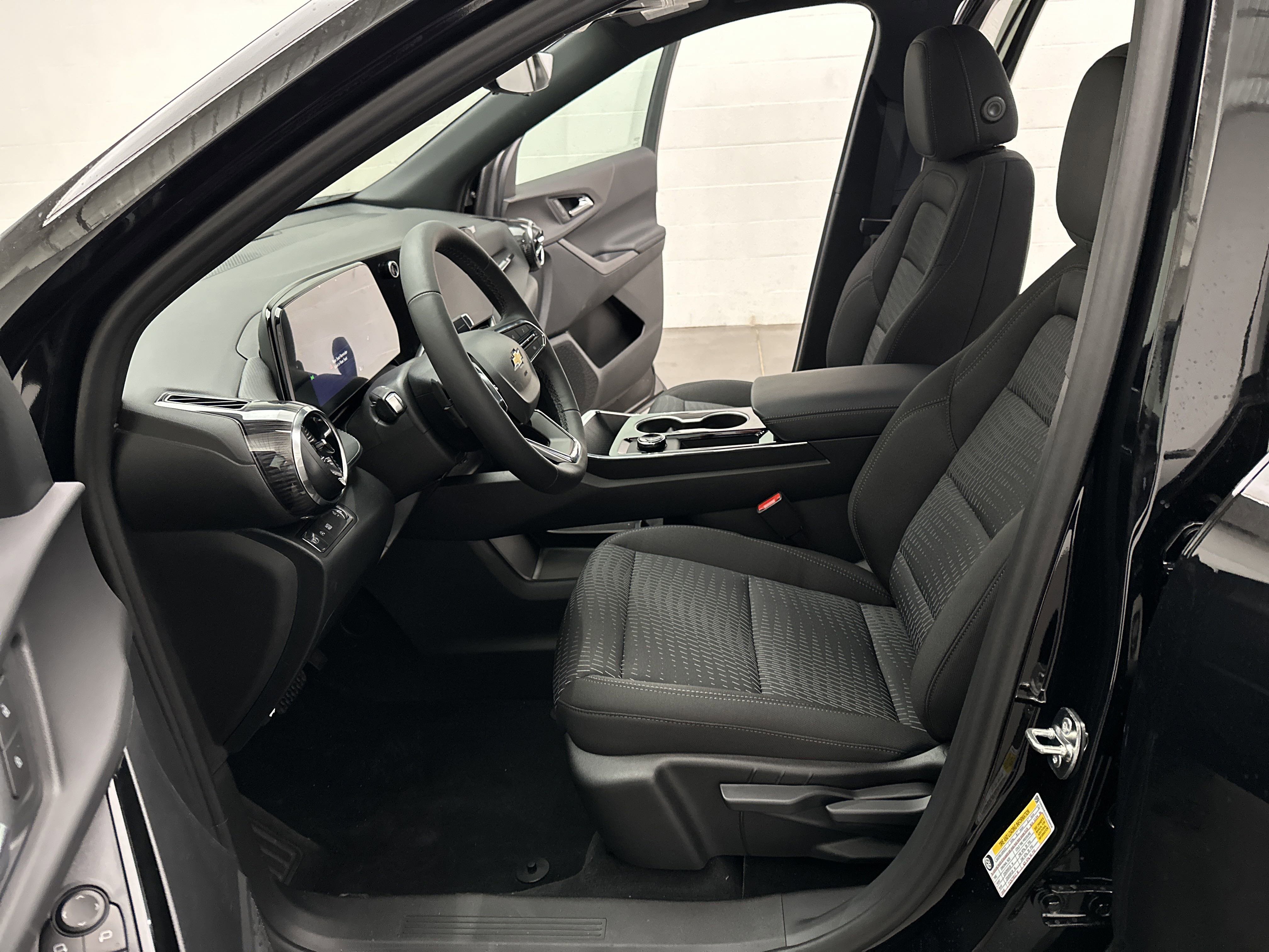 New 2026 Chevrolet Equinox LT w/ Safety and Technology Package image 17