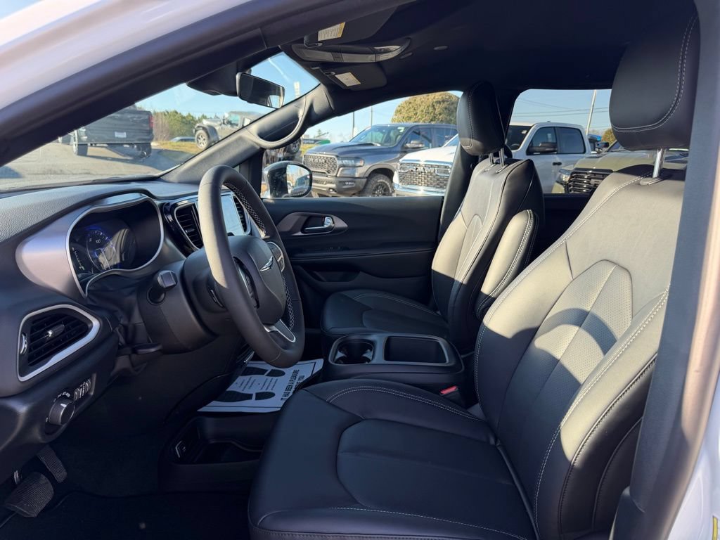New 2026 Chrysler Voyager LX FWD image 15