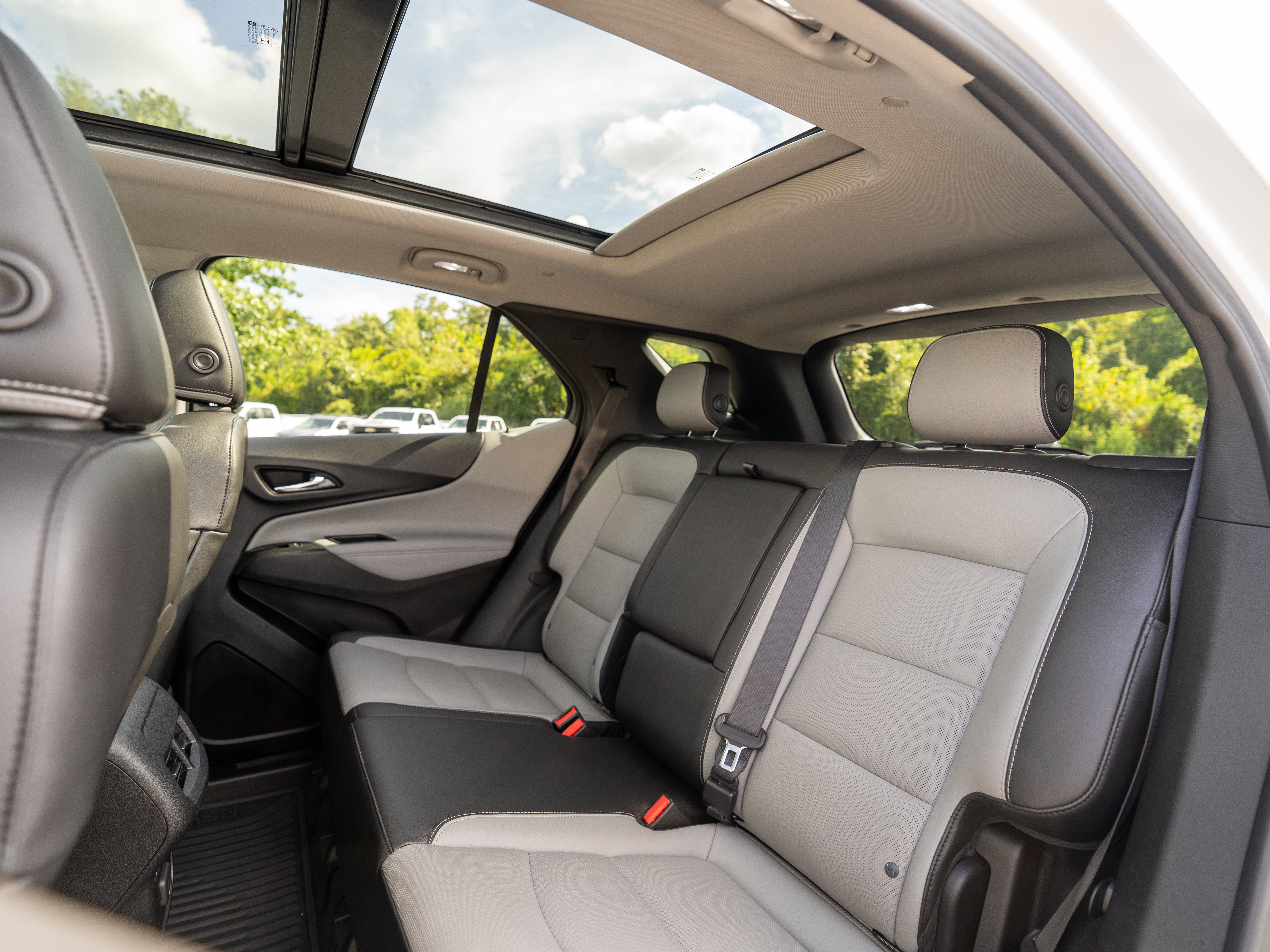 Used 2020 Chevrolet Equinox Premier FWD image 9