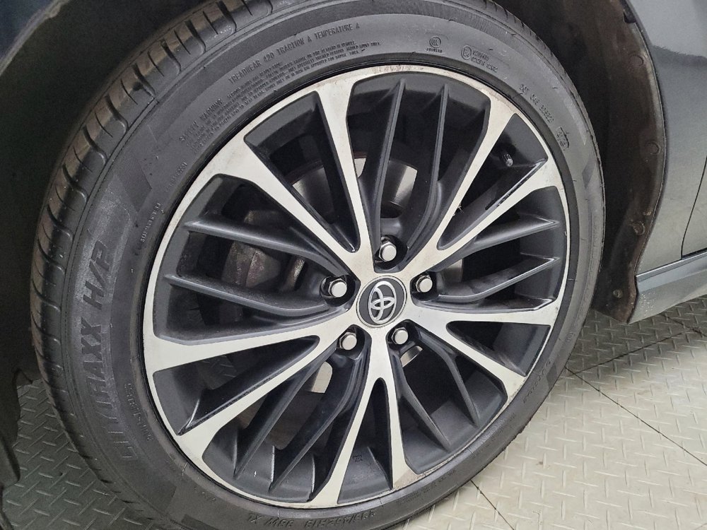 Used 2020 Toyota Camry SE image 31