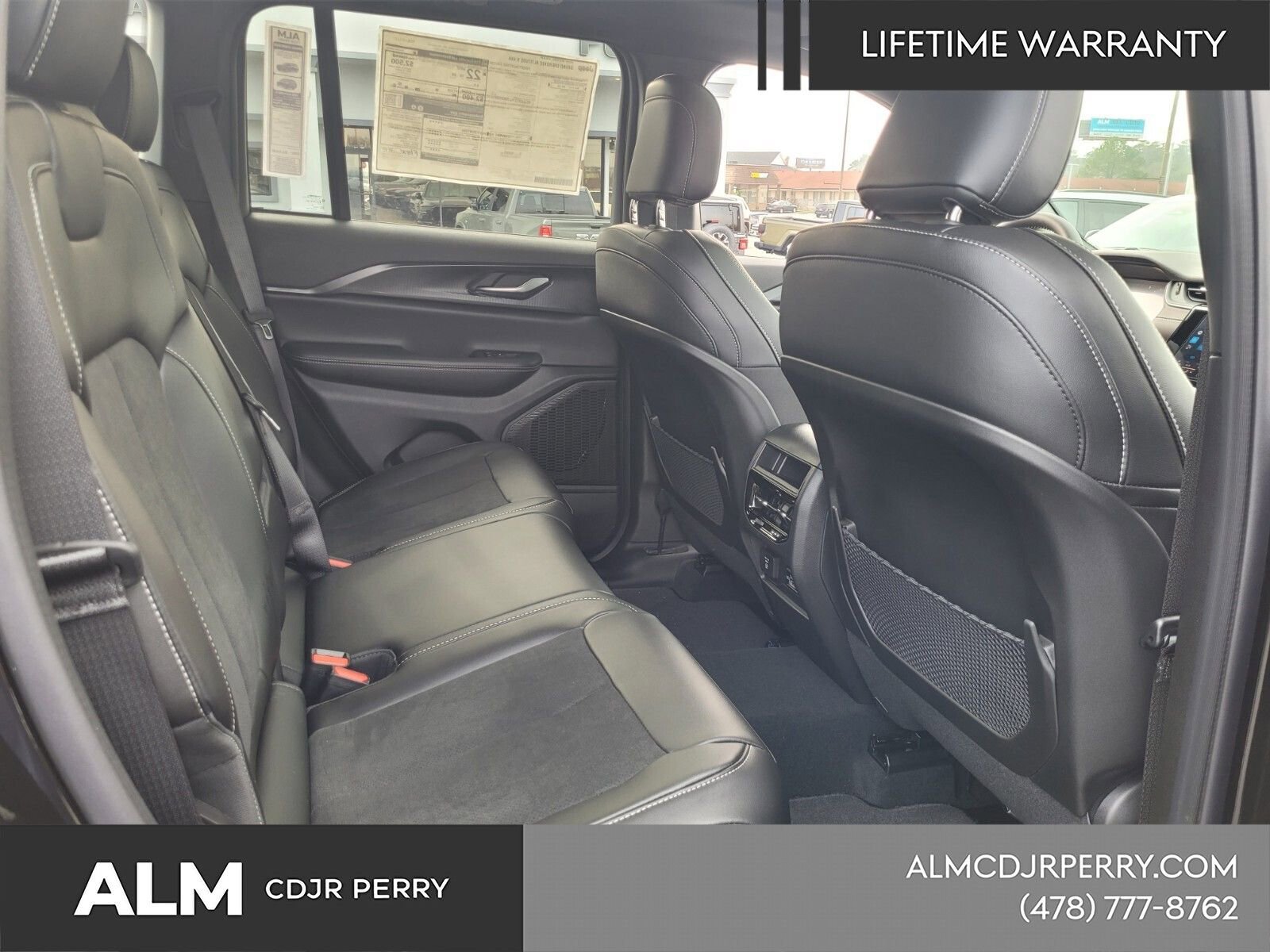 New 2025 Jeep Grand Cherokee Altitude image 12