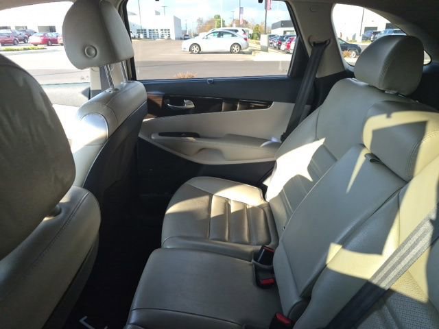 Used 2019 Kia Sorento EX w/ EX Touring Package image 8