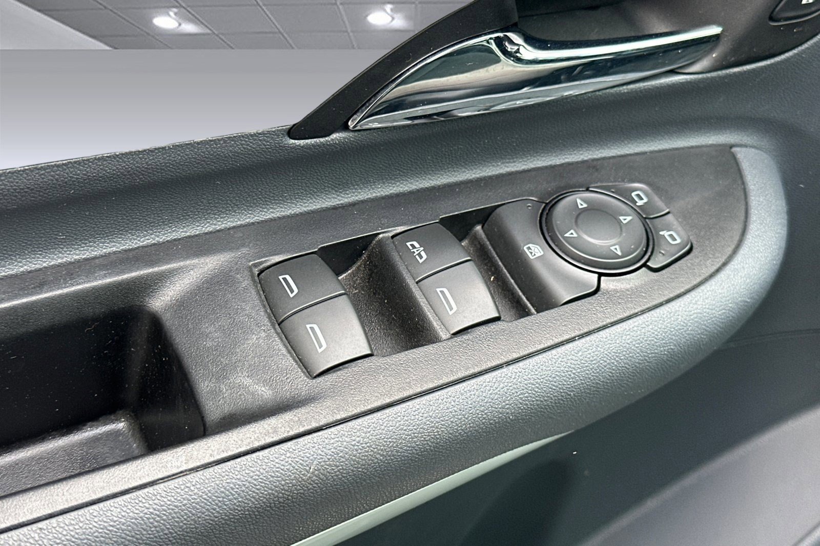 Used 2020 Chevrolet Bolt LT image 13