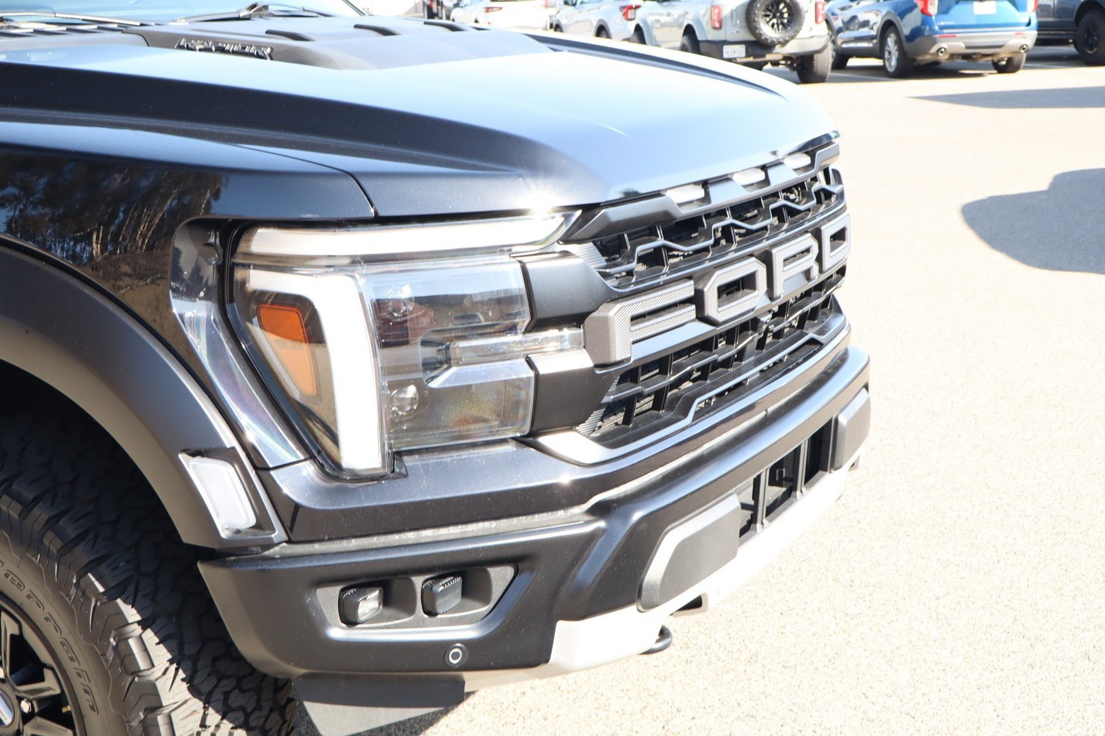 Used 2025 Ford F150 Raptor AWD/4WD image 9
