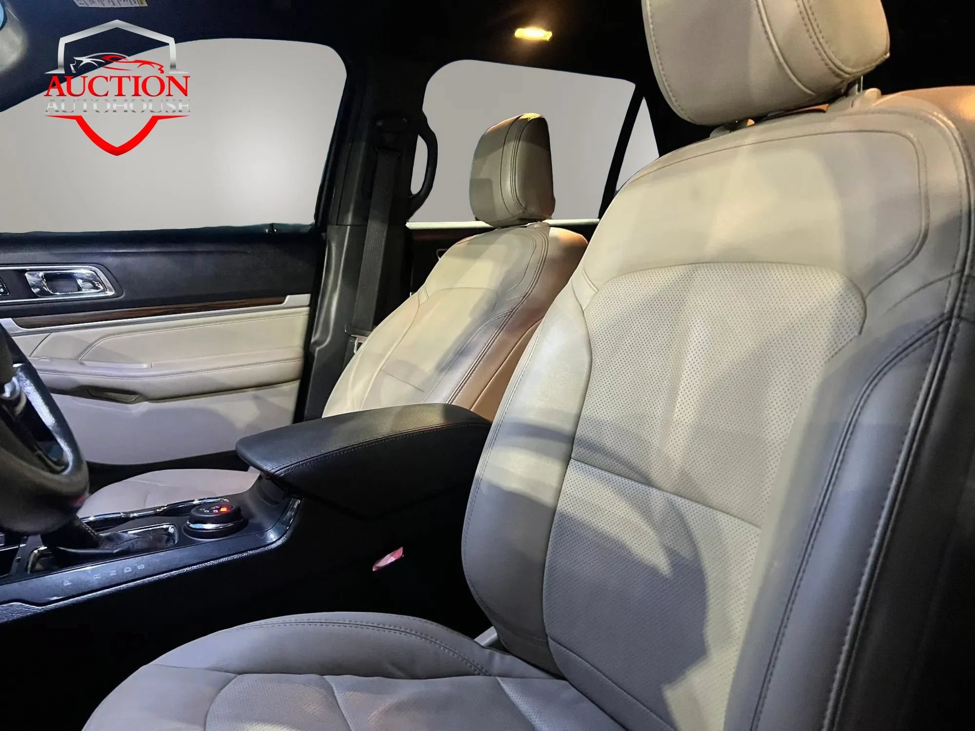 Used 2018 Ford Explorer Limited w/ Equipment Group 301A AWD/4WD image 11