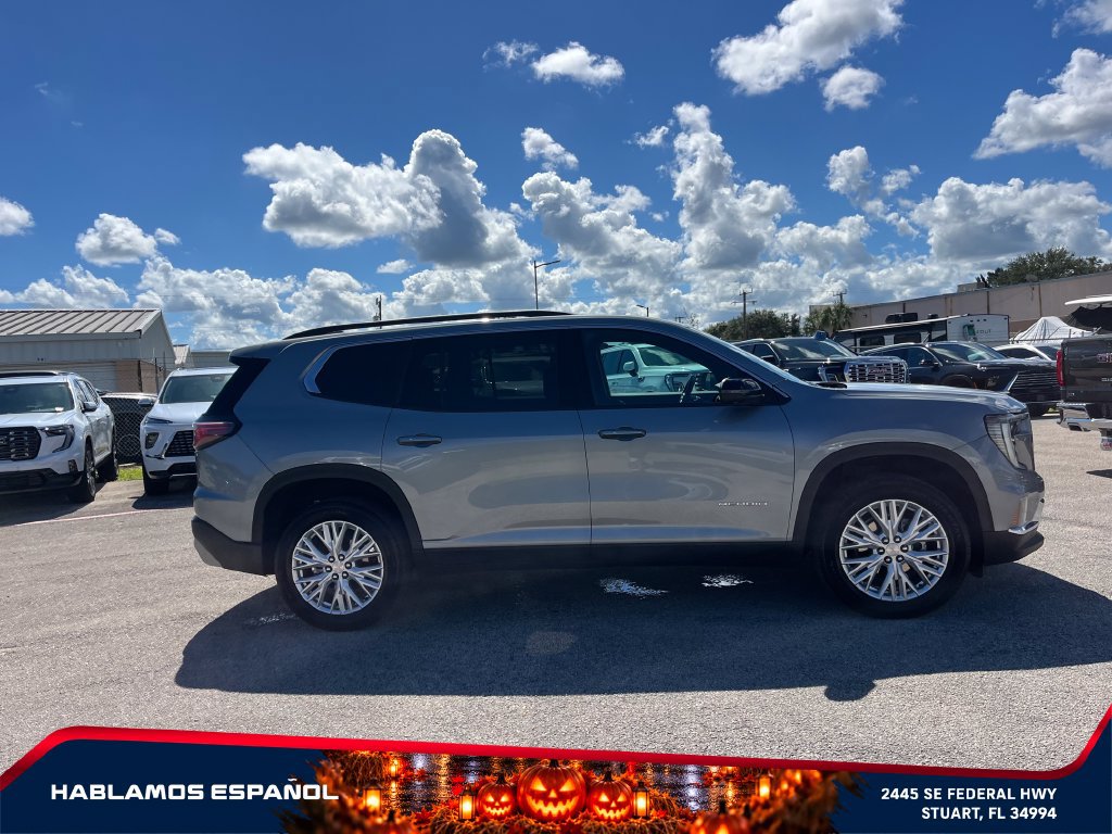 Used 2026 GMC Acadia Elevation w/ Elevation Premium Package FWD image 8