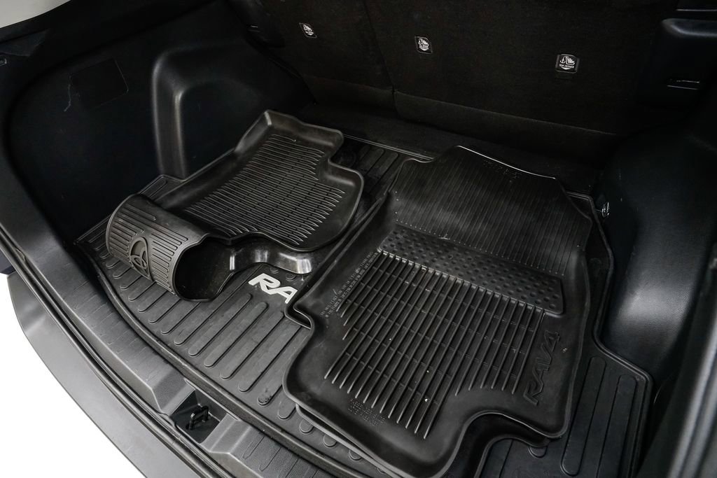 Used 2023 Toyota RAV4 XLE Premium image 36