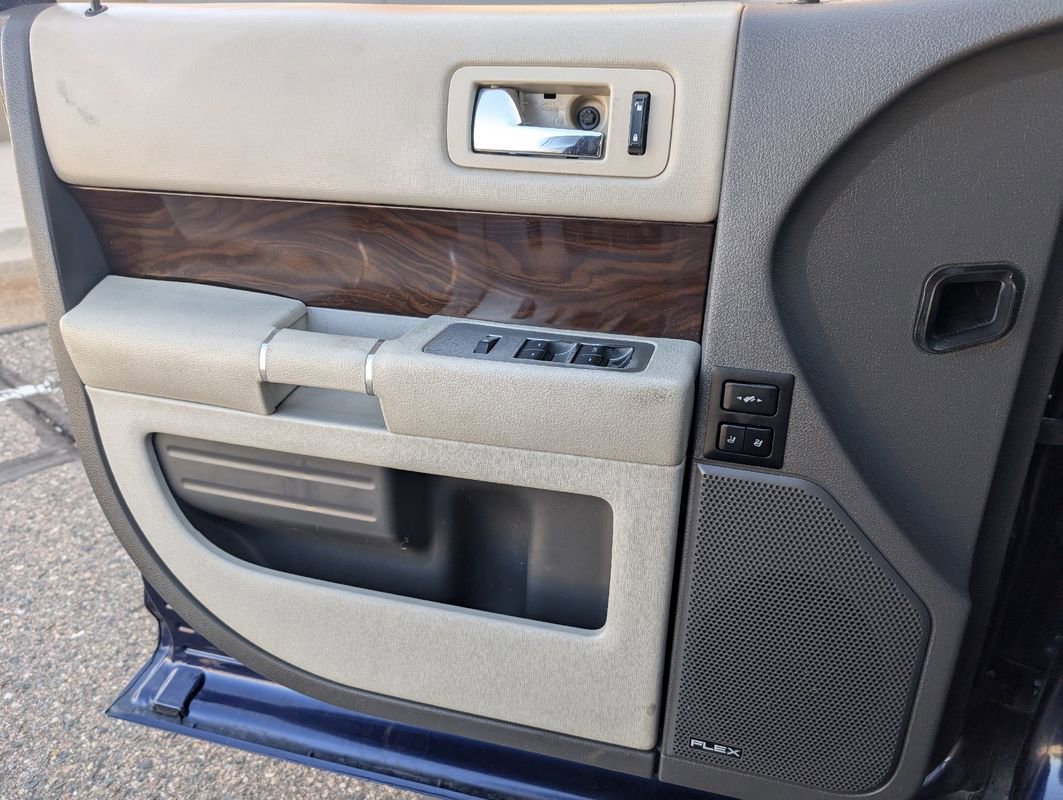 Used 2011 Ford Flex SEL w/ Rapid Spec Order Code image 29