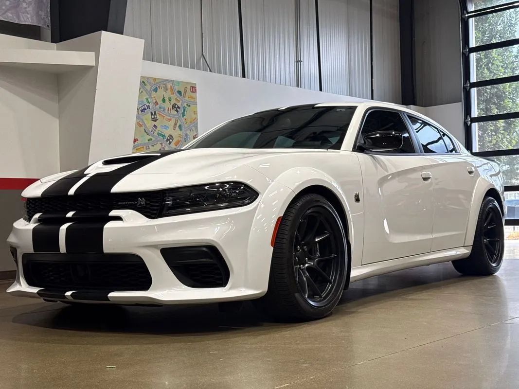 Used 2023 Dodge Charger Scat Pack RWD image 9
