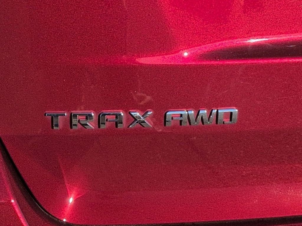 Used 2022 Chevrolet Trax LT w/ LT Convenience Package image 14