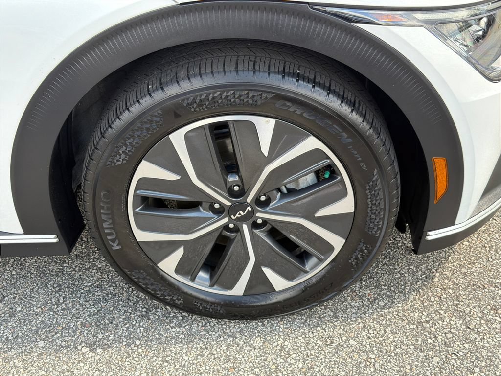 Used 2022 Kia EV6 Light RWD image 12
