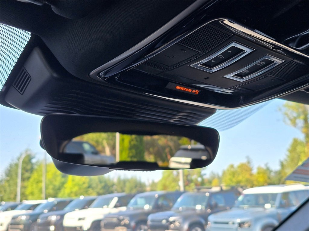 New 2026 Land Rover Range Rover Velar Dynamic SE image 16