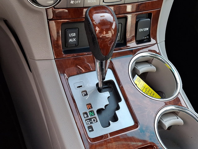 Used 2012 Toyota Highlander Limited w/ Tow Pkg image 17