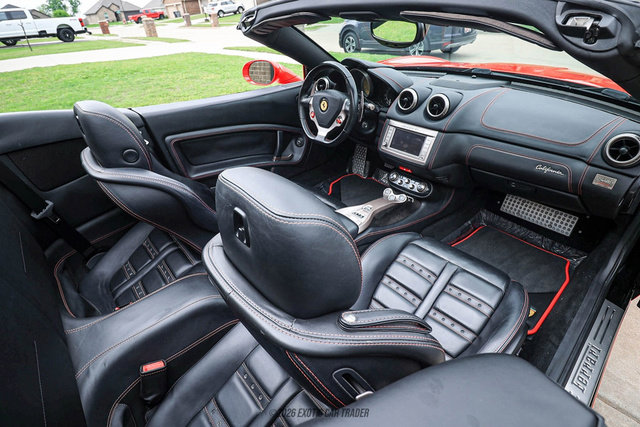 Used 2012 Ferrari California RWD image 31