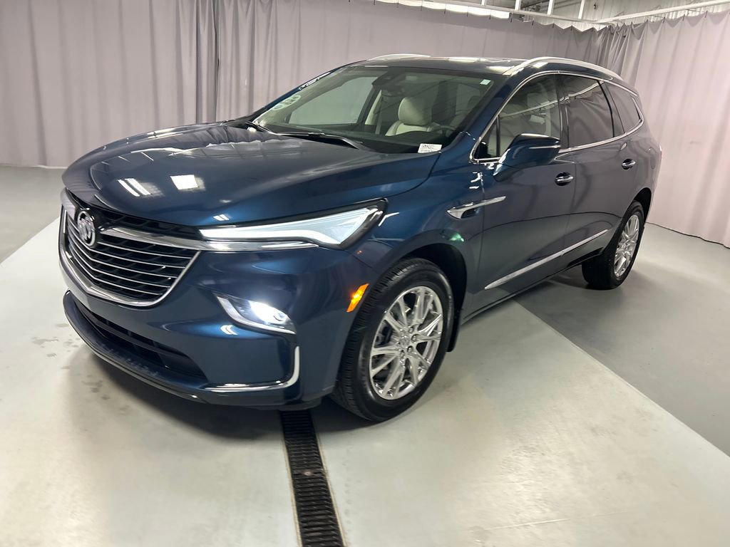 Used 2023 Buick Enclave Essence w/ Experience Buick Package image 3