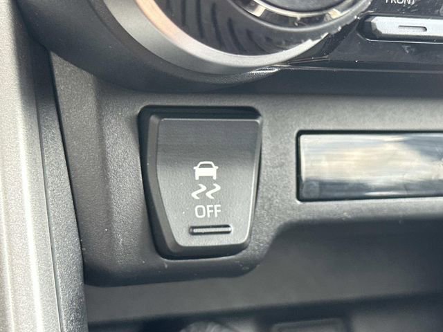 Used 2025 Toyota RAV4 XLE FWD image 27