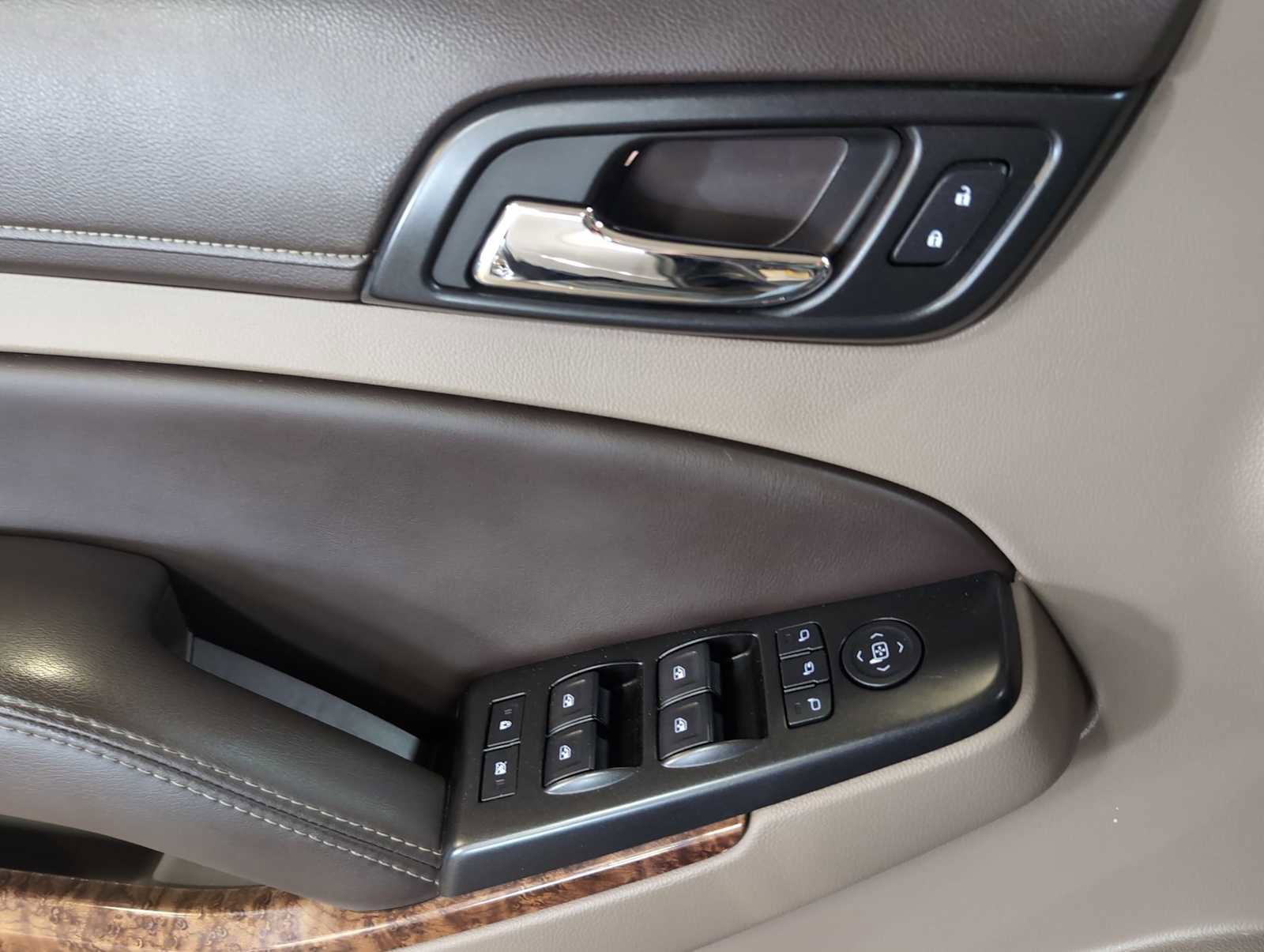 Used 2017 Chevrolet Tahoe Premier AWD/4WD image 24