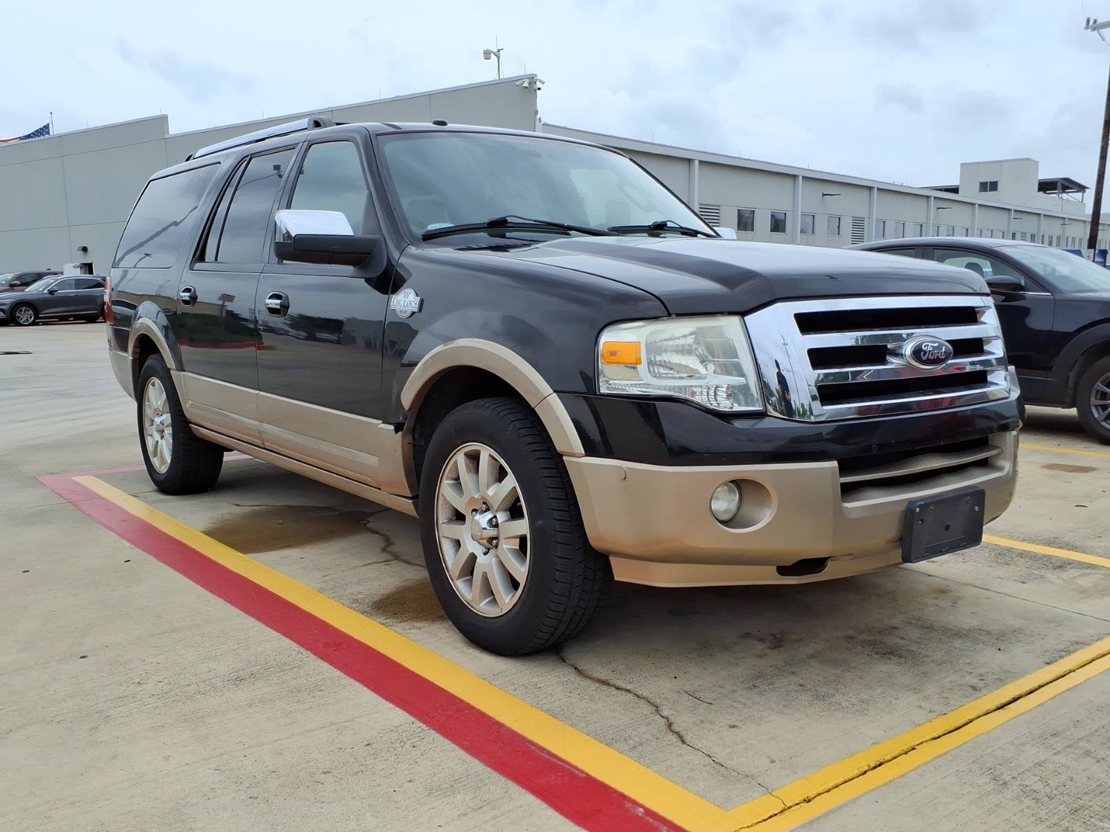 Used 2014 Ford Expedition EL King Ranch RWD image 3