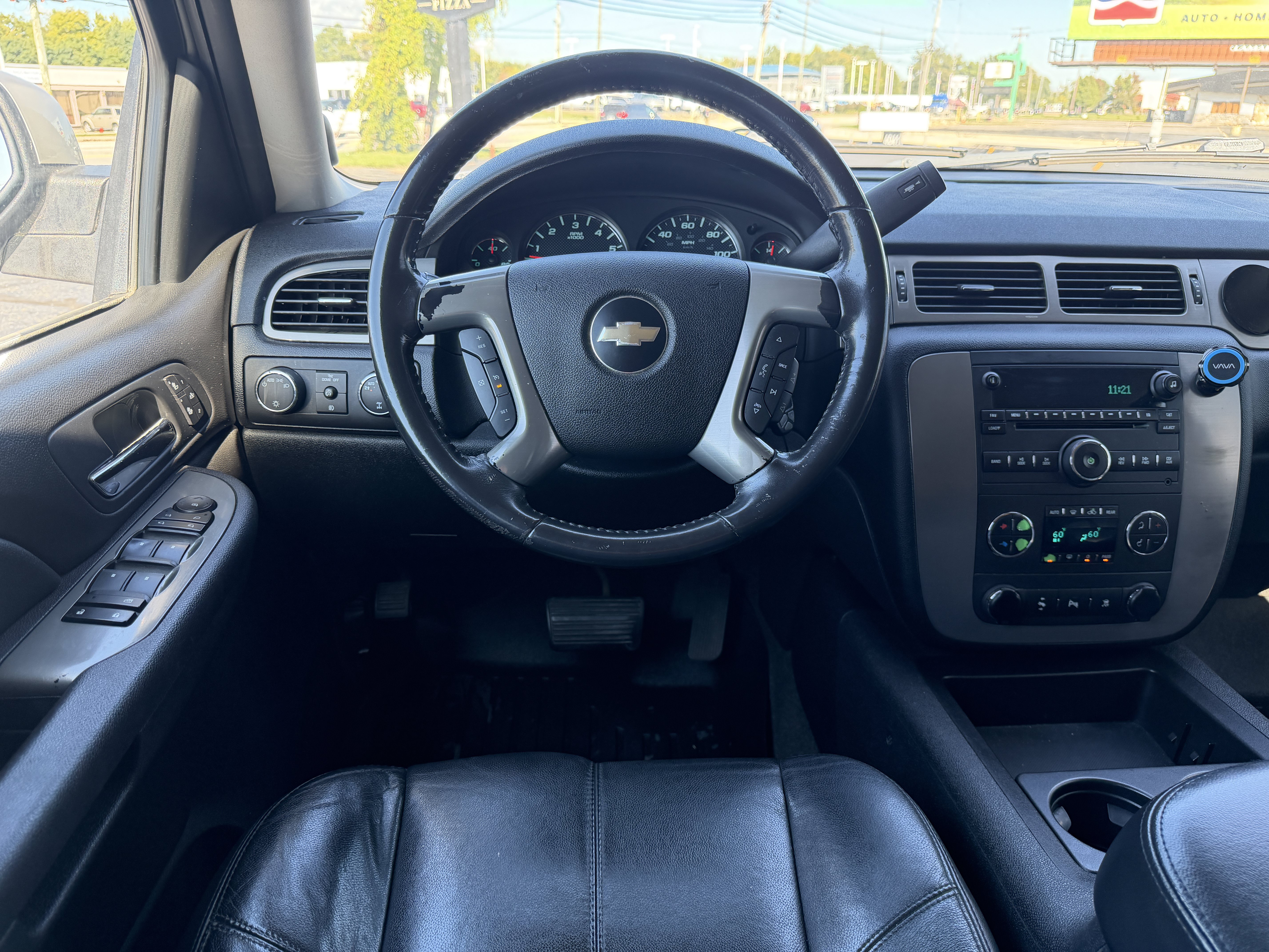 Used 2009 Chevrolet Suburban LT w/ Luxury Package AWD/4WD image 20