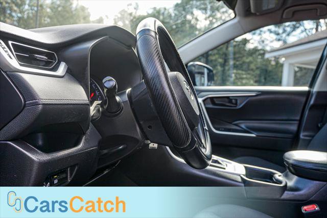Used 2019 Toyota RAV4 LE image 18